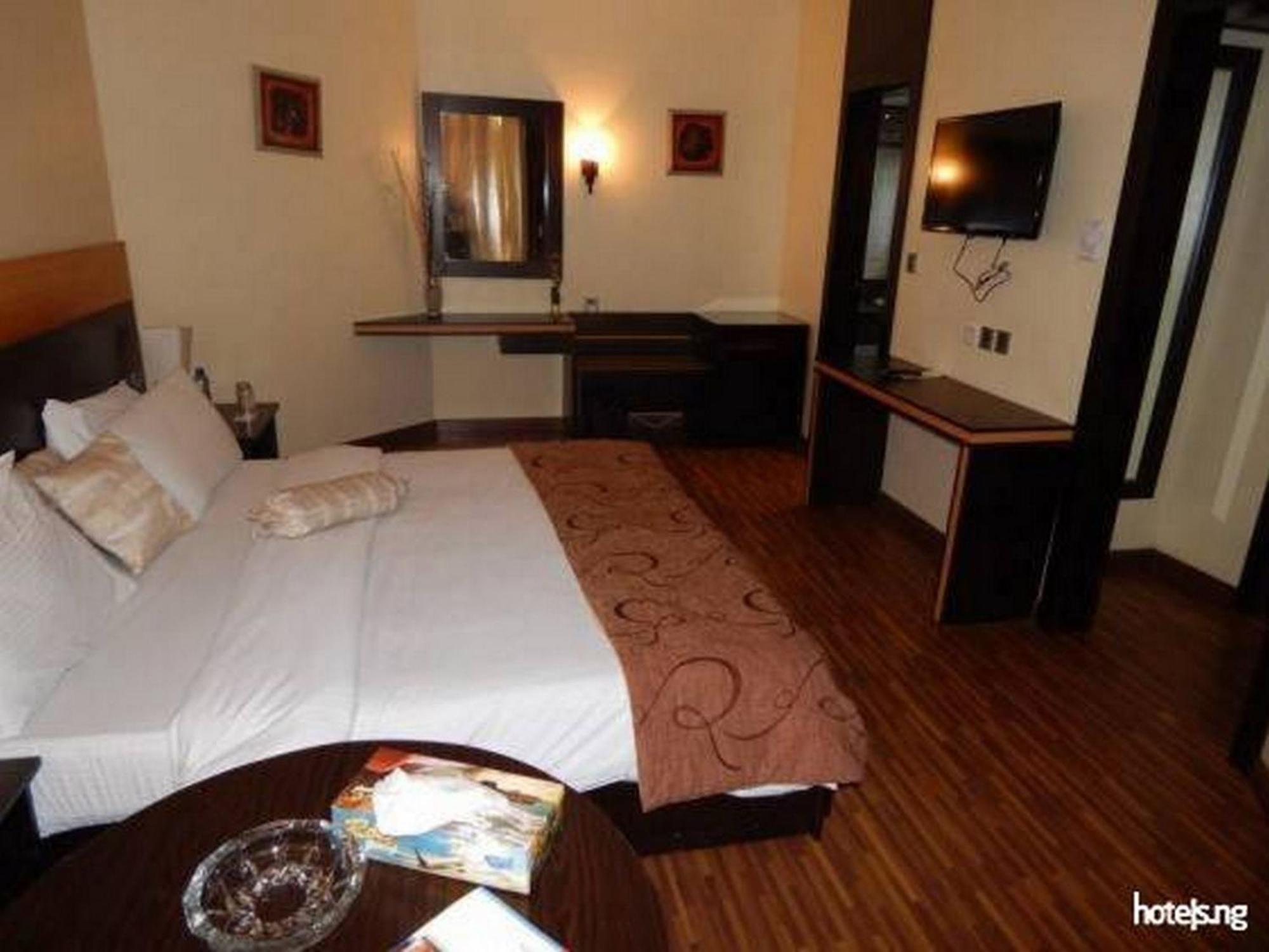 Room In Lodge - Hotel Presidential Port Harcourt Exterior foto